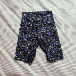 Lululemon align biker shorts 6’ in size 2